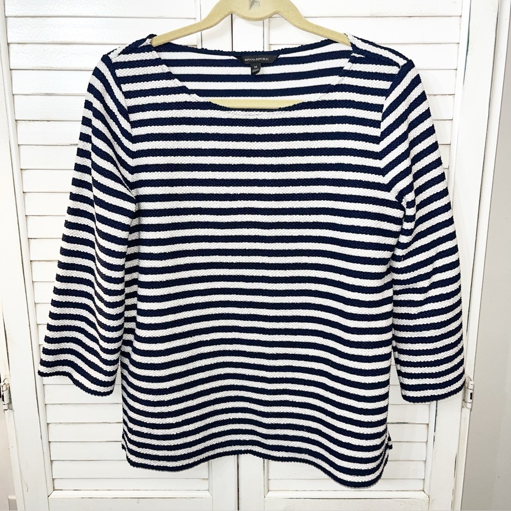 Banana Republic navy & white striped knit 3/4 sleeve sweater medium
